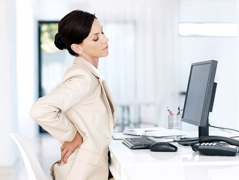back pain while sitting